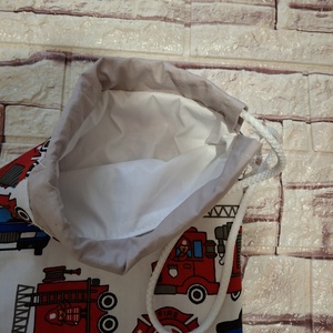 Tűzoltós uzsonnás tasak vízhatlan, frissen tartó béléssel - táska & tok - uzsonna- & ebéd tartó - szendvics csomagoló - Meska.hu