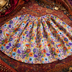 Virágmintás, pörgős néptánc szoknya 35 cm - Meska.hu