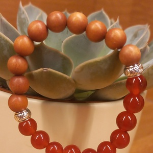  Karneol-Szantálfa ásványkarkötő - Meska.hu