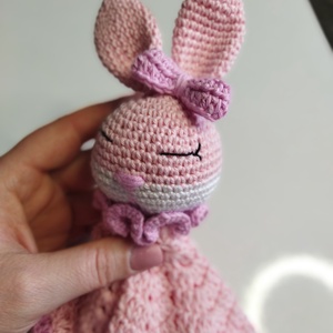 Horgolt nyuszis szundipajti, 25 cm - játék & sport - plüssállat & játékfigura - nyuszi - Meska.hu