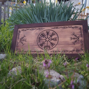 Vegvísir falikép keretezve  északi iránytű motívum fenyőfából (59x29 cm) - otthon & életmód - dekoráció - fali és függő dekoráció - falra akasztható dekor - Meska.hu