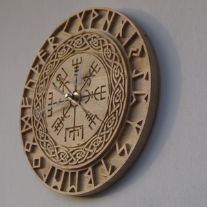 Viking stílusú Vegvisir falióra diófából  28,5 cm  Egyedi kézműves lakásdekoráció - otthon & életmód - dekoráció - fali és függő dekoráció - falióra & óra - Meska.hu