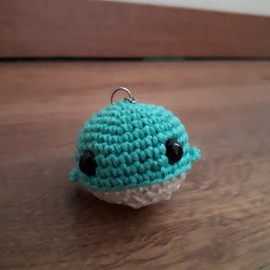 Bálna Kulcstartó Horgolt Amigurumi - Meska.hu