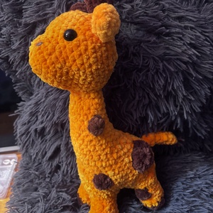 Zsiráf plüss, Játék & Sport, Plüssállat & Játékfigura, Zsiráf, Horgolás, MESKA