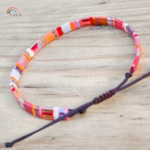 Selymes üveggyöngy karkötő - piros - ékszer - karkötő - gyöngyös karkötő - Meska.hu