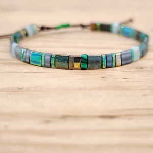 Selymes üveggyöngy karkötő - zöld - ékszer - karkötő - gyöngyös karkötő - Meska.hu