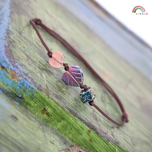 Levélke egyszál karkötő, Ékszer, Karkötő, Karkötő medállal, Ékszerkészítés, Gyöngyfűzés, gyöngyhímzés, MESKA