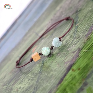 Ásvány egyszál karkötő, Ékszer, Karkötő, Karkötő medállal, Ékszerkészítés, Gyöngyfűzés, gyöngyhímzés, EGYSZÁL KARKÖTŐ 

Egyszál karkötő sötétbarna csúszócsomós szálon.
Felhasznált anyagok:
* képjáspis ..., MESKA