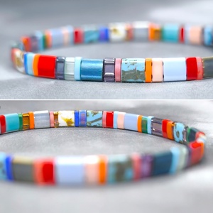 Selymes üveggyöngy karkötő - színes - ékszer - karkötő - gyöngyös karkötő - Meska.hu