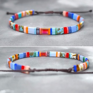 Selymes üveggyöngy karkötő - színes - ékszer - karkötő - gyöngyös karkötő - Meska.hu