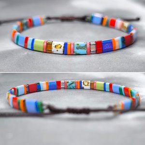 Selymes üveggyöngy karkötő - színes - ékszer - karkötő - gyöngyös karkötő - Meska.hu