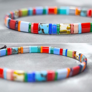 Selymes üveggyöngy karkötő - színes - ékszer - karkötő - gyöngyös karkötő - Meska.hu