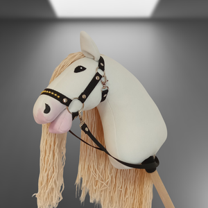 Hobby Horse  Cremello kötőfékkel kantárral. - játék & sport - sport és kikapcsolódás - lovaglás - Meska.hu