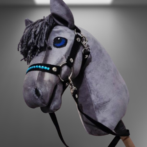 Hobby Horse Smokey  kötőfékkel kantárral. - Meska.hu