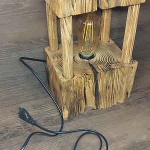 Rusztikus égetett fa asztali lámpa - egyedi kézműves gerendalámpa - otthon & életmód - lámpa - asztali lámpa - Meska.hu