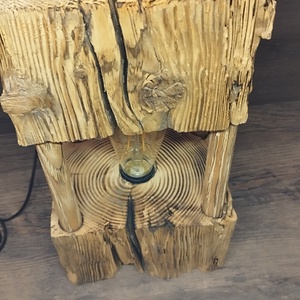 Rusztikus égetett fa asztali lámpa - egyedi kézműves gerendalámpa - otthon & életmód - lámpa - asztali lámpa - Meska.hu