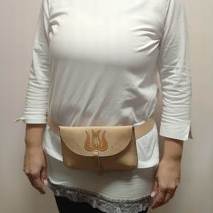 Növényi cserzésű natúr bőr kézműves női ővtáska - táska & tok - övtáska - Meska.hu