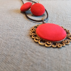 Vörös bársony gomb fülbevaló és nyaklánc  - Meska.hu