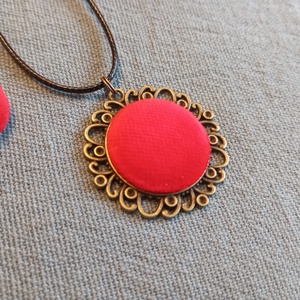 Vörös bársony gomb fülbevaló és nyaklánc  - ékszer - fülbevaló - lógós kerek fülbevaló - Meska.hu