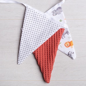 Zászlófüzér / Girland gyerekszobába - szafari (téglavörös) - otthon & életmód - babaszoba, gyerekszoba - babaszoba dekoráció - Meska.hu