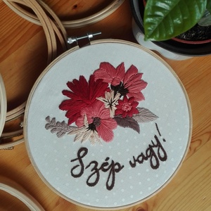 Szép vagy! Hímzett kép rámában! - Meska.hu