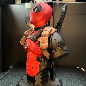 Színes Deadpool 25cm magasságú szobor - művészet - szobor - Meska.hu