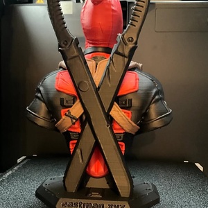 Színes Deadpool 25cm magasságú szobor - művészet - szobor - Meska.hu