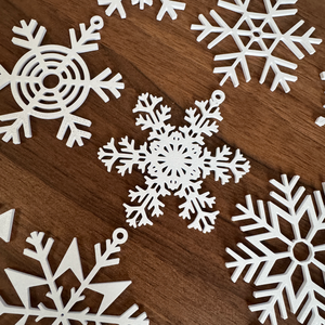 25 darabos Hópehely karácsonyfadíszek  - karácsony - karácsonyi lakásdekoráció - karácsonyi lakásdíszek - Meska.hu