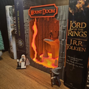 Gyűrűk Ura Világító Könyvszobor és könyvtámasz - otthon & életmód - dekoráció - asztal és polc dekoráció - könyvtámasz - Meska.hu
