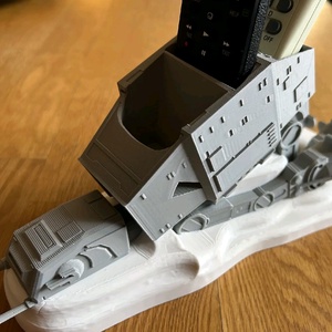 Star Wars Távirányító Tartó Szobor, Otthon & Életmód, Bútor, Asztal, Mindenmás, MESKA