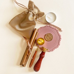 Egyedi viaszpecsét készítő csomag � legyen szó esküvői monogramról vagy céges logóról - esküvő - meghívó & kártya - meghívó - Meska.hu