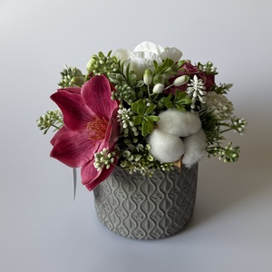 Tavaszi asztaldísz magnóliával és gyapotvirággal - Meska.hu