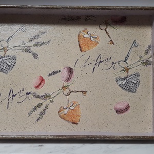 Vintage stílusú levendula-macaron mintás tálca fából, Otthon & Életmód, Konyhafelszerelés, tálalás, Tálalás, Tálca, Decoupage, transzfer és szalvétatechnika, Festett tárgyak, MESKA