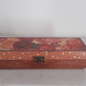 Rózsás tolltartó/ szemüvegtartó/ékszertartó a vintage jegyében, Otthon & Életmód, Papír, írószer, Tolltartó & Ceruzatekercs, Decoupage, transzfer és szalvétatechnika, Festett tárgyak, MESKA