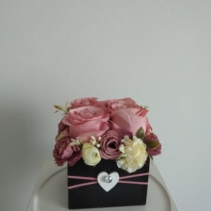 Virágbox / asztaldísz vintage bézs-mályva színű selyem virágokkal - otthon & életmód - dekoráció - virágdísz és tartó - virágbox, virágdoboz - Meska.hu