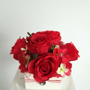 Virágbox / asztaldísz vintage piros selyem virágokkal  - otthon & életmód - dekoráció - virágdísz és tartó - virágbox, virágdoboz - Meska.hu