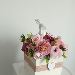 Húsvéti asztaldísz /virágbox kerámia nyuszival a vintage jegyében - otthon & életmód - dekoráció - Meska.hu