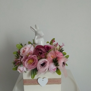 Húsvéti asztaldísz /virágbox kerámia nyuszival a vintage jegyében - otthon & életmód - dekoráció - Meska.hu