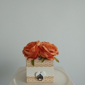 Virágbox / asztaldísz fa dobozban vintage narancs  árnyalatokkal - otthon & életmód - dekoráció - virágdísz és tartó - virágbox, virágdoboz - Meska.hu