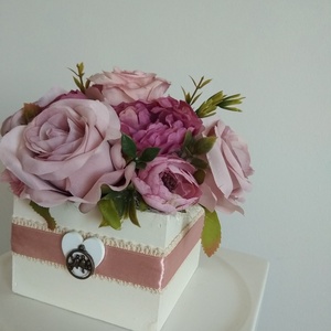 Virágbox / asztaldísz fa dobozban vintage mályvás árnyalatokkal árnyalatokkal - otthon & életmód - dekoráció - virágdísz és tartó - virágbox, virágdoboz - Meska.hu