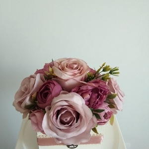 Virágbox / asztaldísz fa dobozban vintage mályvás árnyalatokkal árnyalatokkal - otthon & életmód - dekoráció - virágdísz és tartó - virágbox, virágdoboz - Meska.hu