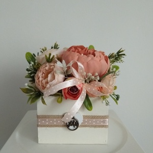 Virágbox / asztaldísz fa dobozban vintage bézs-barack árnyalatokkal  - otthon & életmód - dekoráció - Meska.hu