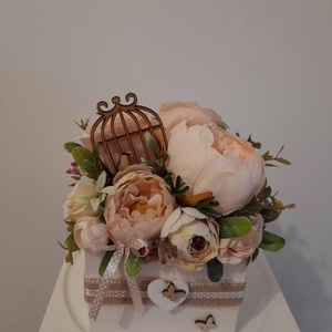 Virágbox / asztaldísz fehér fa dobozban vintage púder pasztell árnyalatokkal - otthon & életmód - dekoráció - Meska.hu