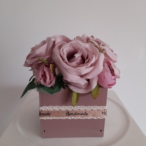 Virágbox / asztaldísz fa dobozban vintage   pasztell mályva árnyalatokkal - otthon & életmód - dekoráció - virágdísz és tartó - virágbox, virágdoboz - Meska.hu