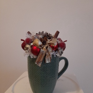 Karácsonyi asztaldísz  fenyőzöld kerámia kaspóba - otthon & életmód - dekoráció - asztal és polc dekoráció - asztaldísz - Meska.hu