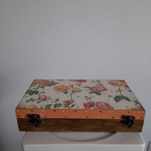  Vintage rózsás ékszertartó doboz/ varrós doboz, Otthon & Életmód, Konyhafelszerelés, tálalás, Konyhai tárolás, Tea & Kávé tárolás, Decoupage, transzfer és szalvétatechnika, Festett tárgyak, MESKA