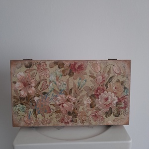  Vintage rózsás ékszertartó doboz/ varrós doboz, Otthon & Életmód, Konyhafelszerelés, tálalás, Konyhai tárolás, Tea & Kávé tárolás, Decoupage, transzfer és szalvétatechnika, Festett tárgyak, MESKA
