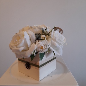 Virágbox / asztaldísz fehér fa dobozban vintage bézs pasztell árnyalatokkal - otthon & életmód - dekoráció - virágdísz és tartó - virágbox, virágdoboz - Meska.hu