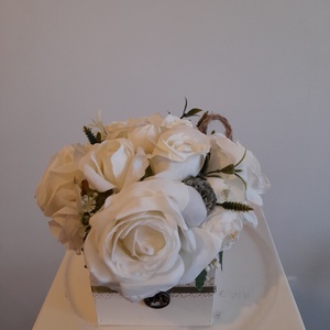 Virágbox / asztaldísz fehér fa dobozban vintage bézs pasztell árnyalatokkal - otthon & életmód - dekoráció - virágdísz és tartó - virágbox, virágdoboz - Meska.hu