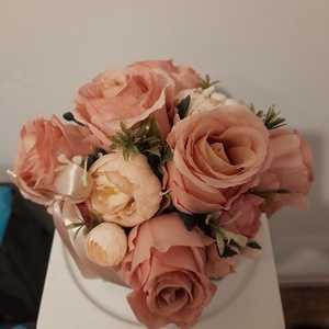 Virágbox / asztaldísz barna koptatott fa dobozban vintage púderes árnyalatokkal  - otthon & életmód - dekoráció - virágdísz és tartó - csokor & virágdísz - Meska.hu